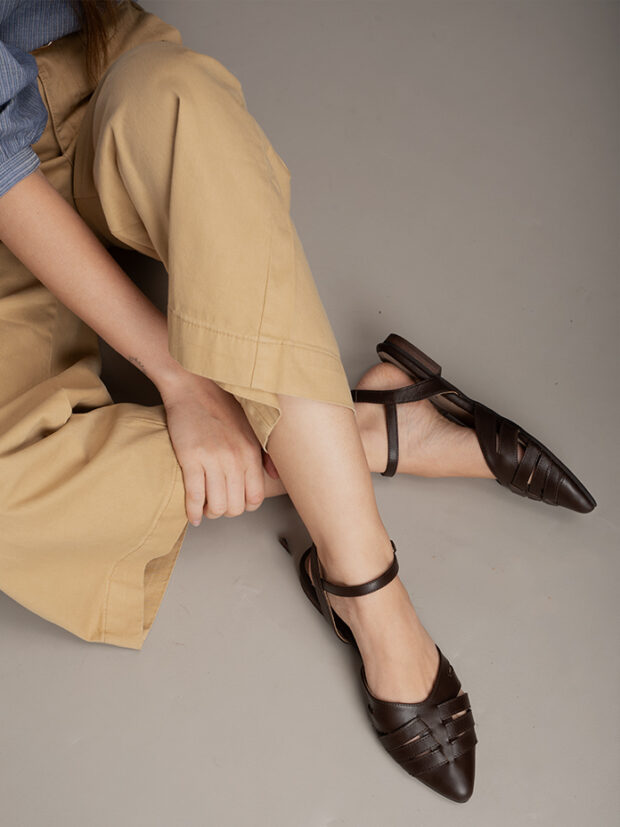 רייבן שטוח חום שוקולד רייבן שטוח חום שוקולד