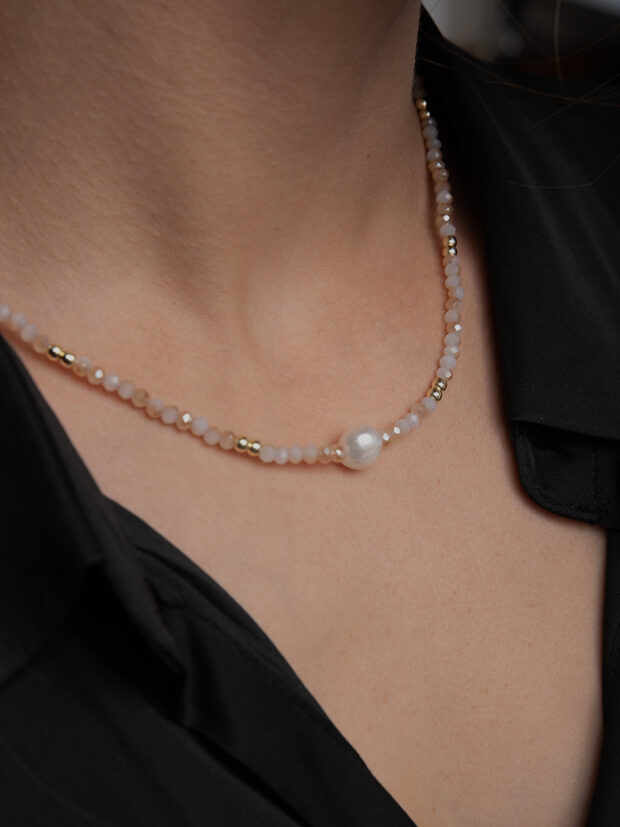 שרשרת פנינה בהיר